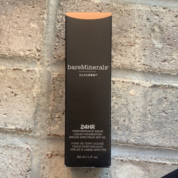 BAREMINERALS performance liquid foundation Pecan
